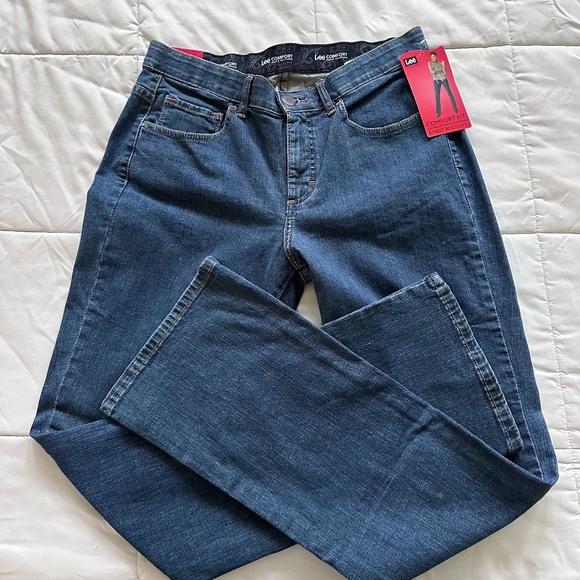 Lee Comfort Fit Barely Bootcut Size 10 M Women's Jeans NWT - Picture 1 of 13